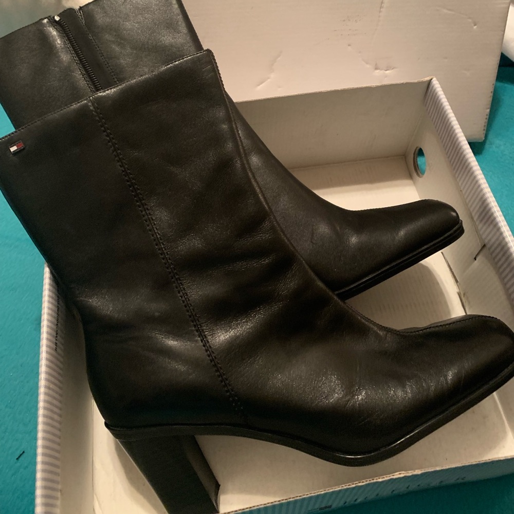 Tommy Hilfiger size 10 Women’s Black ankle…
